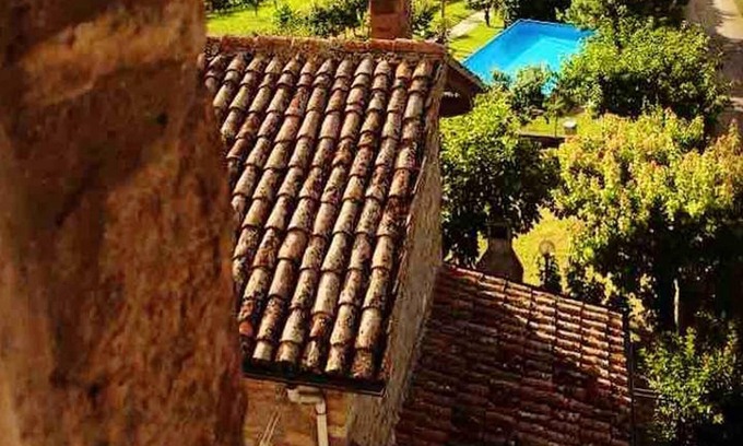 Monte San Pietro Apartment | Homerez - Appartement for 4 ppl. with shared pool and spa at Monte San Pietro