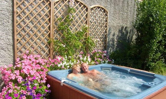 Perugia Apartment | Homerez - Appartement for 4 ppl. with shared pool and jacuzzi at Perugia