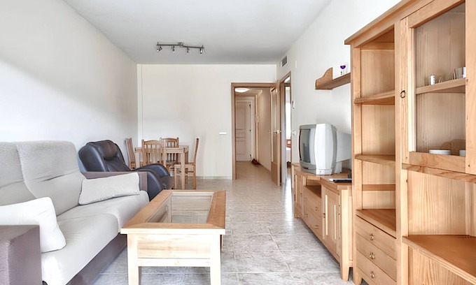 La Pineda Apartment | Homerez - Apt. near Platja de la Pineda