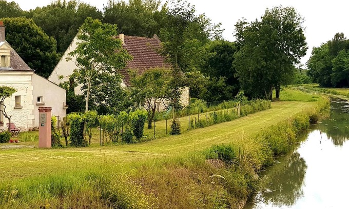 Noyers-sur-Cher House | Homerez - Beautiful house for 2 ppl. with garden at Noyers-sur-Cher