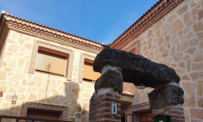 Navaluenga House | Homerez - Big house for 9 ppl. with terrace at Navaluenga