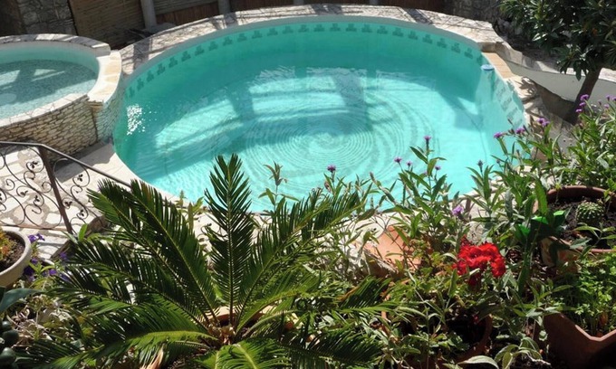 Lussan Villa | Homerez - Elegant Villa with Private Pool in Lussan