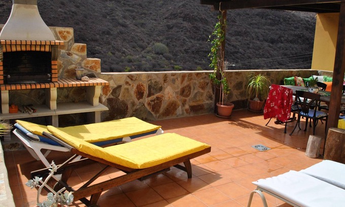 Mogan House | Homerez - House 4 km away from the beach for 4 ppl. with terrace at Mogán