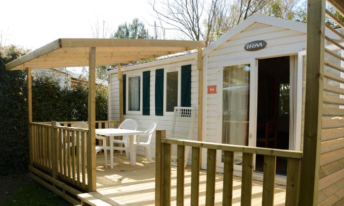La Roque-d'Antheron House | Homerez - Nice bungalow for 6 ppl. with shared pool at La Roque-d'Anthéron