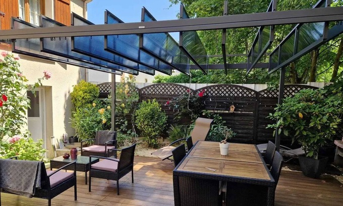 Vitry-sur-Seine Apartment | Homerez - Nice apartement for 6 ppl. with garden and terrace at Vitry-sur-Seine