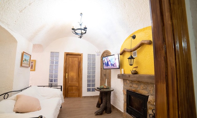 Guadix Apartment | Homerez - Nice appartement for 4 ppl. with shared pool and terrace at Purullena