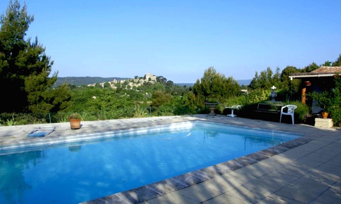 Ansouis House | Homerez - Nice house for 4 ppl. with shared pool, garden and terrace at Ansouis