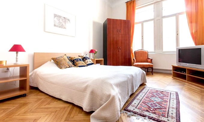 Lagymanyos Apartment | Homerez - Spacious appartement for 6 ppl. with terrace and balcony at Budapest