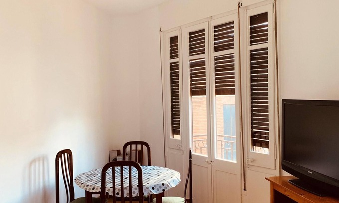 Tortosa Apartment | Homerez - Spacious appartement for 6 ppl. with terrace and balcony at Tortosa