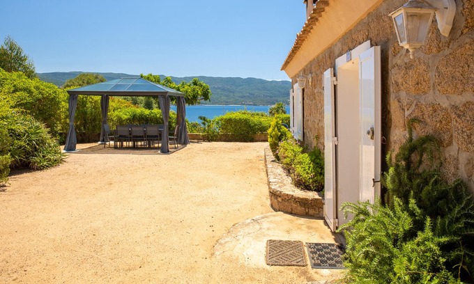 Isolella House | Homerez - Spacious house in Isolella