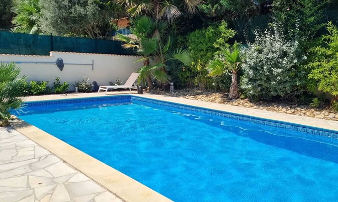 Cap d'Agde Villa | Homerez - Spacious villa in Agde with pool and garden.