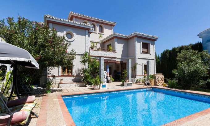 Padul Villa | Homerez - Villa for 12 ppl. with swimming-pool, garden and terrace at Padul