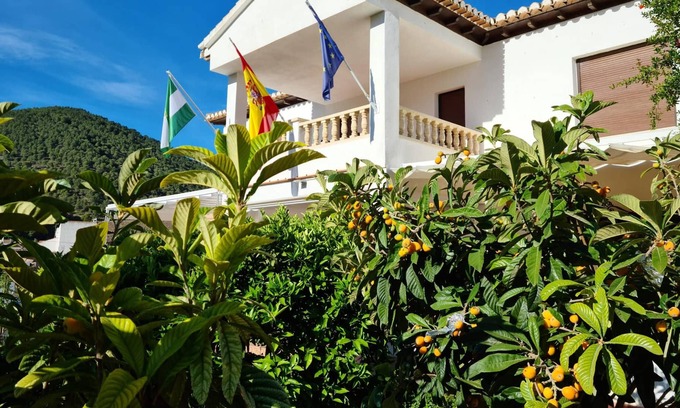 Villamena Villa | Homerez - Villa for 14 ppl. with swimming-pool, garden and terrace at Cónchar