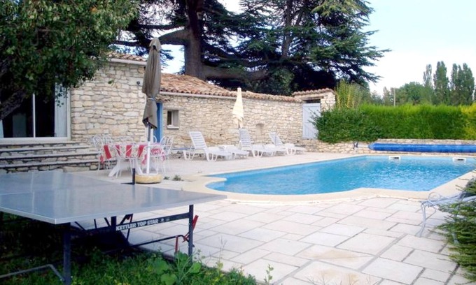 Saint-Michel-l'Observatoire Villa | Homerez - Villa for 4 ppl. with swimming-pool, garden and terrace at Dauphin