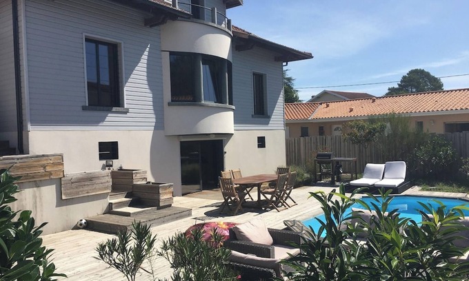 Biscarrosse Villa | Homerez - Villa in Biscarrosse