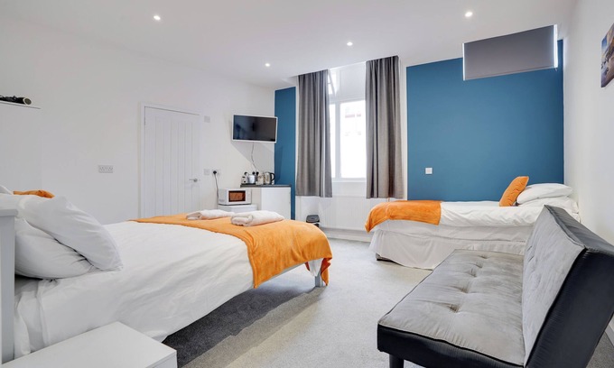 Berwick-upon-Tweed House | Homesly Guest Rooms - Self Checkin