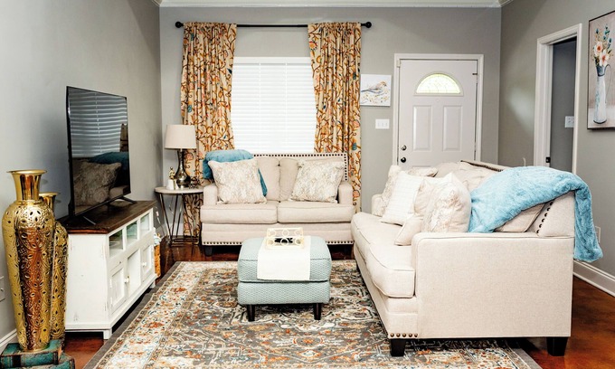 Broussard House | Hometown Hideaway Family Retreat King Suite 6 mi to Youngsville Sports Complex