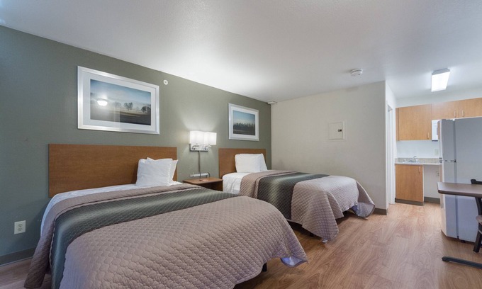 Irving Hotel | HomeTowne Studios by Red Roof Dallas - Irving