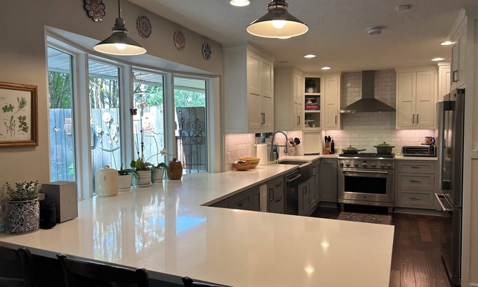 Norman House | Homey, spacious, near campus retreat.