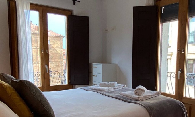 Centro Apartment | HomyAT POETA IGLESIAS | 2 |