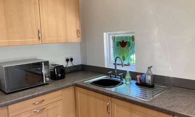 Llandysul Cabin | Honey Bee Cabin