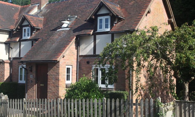 Mordiford House | Honeysuckle Cottage
