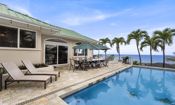Kailua-Kona House | Honu Hale: Exquisite Oceanview Estate w/Pool, Hot Tub, AC & Oversized Chess Set