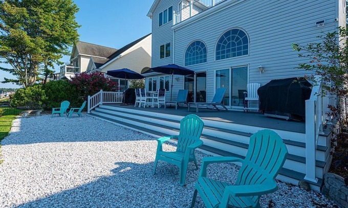 Ocean Pines House | Hook, Wine & Sinker- Waterfront, 3 Bedrooms, 2.5 Baths, Sleeps 10, Non group rental