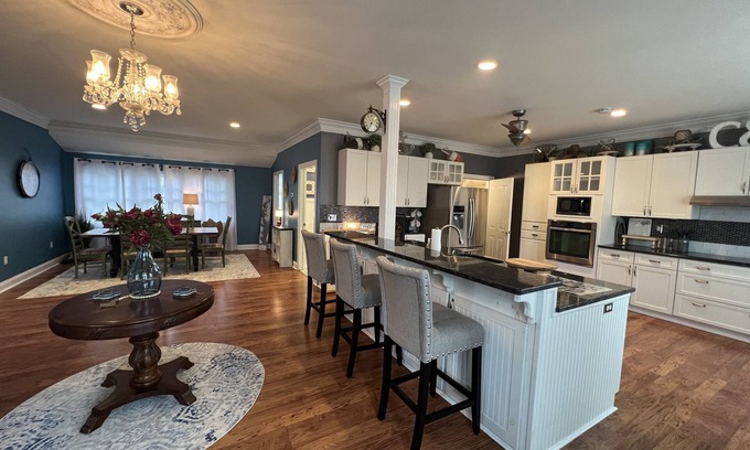 Chesapeake City House | Hook Wine & Sinker~sleeps 14 to 16 ð€ includes slip at Inn ð€water views!