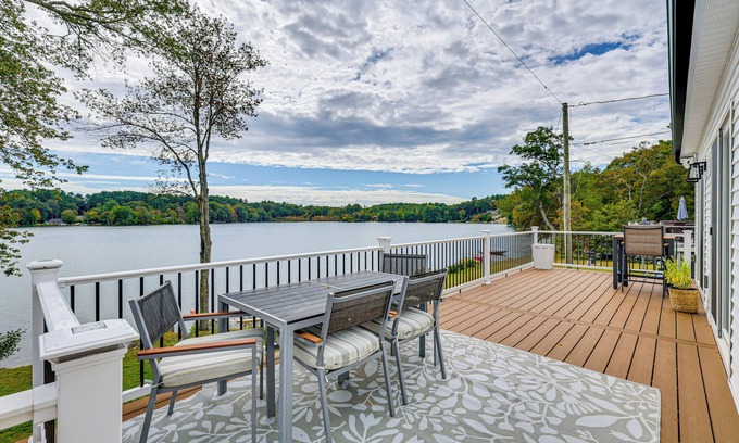 Thompson House | Hooked on Nature: Waterfront Thompson Retreat