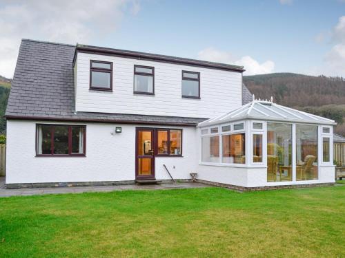 Tywyn House | Hoot House