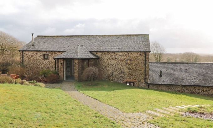 Holsworthy House | HOPPERS BARN, pet friendly, luxury holiday cottage in Holsworthy