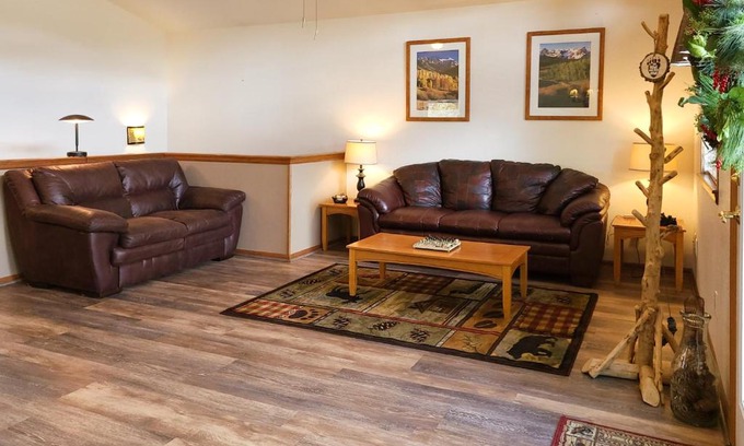 Rainbow Valley House | Horseshoe Haven