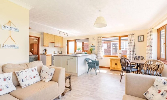 Happisburgh Cottage | Host & Stay | Breezy Bungalow