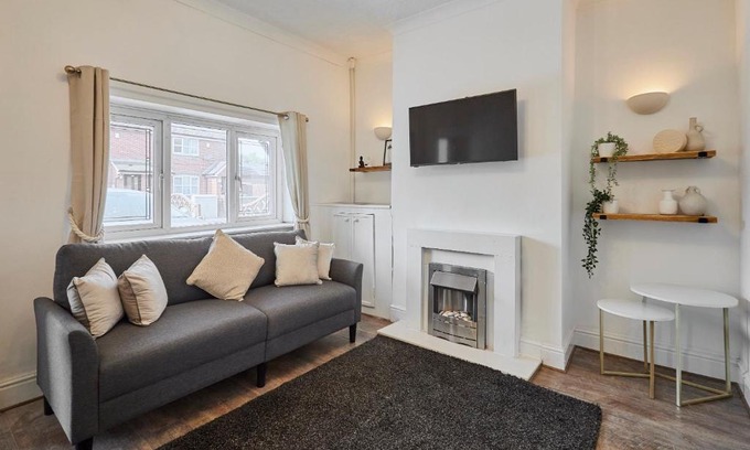 Lowton House | Host & Stay - Church Street
