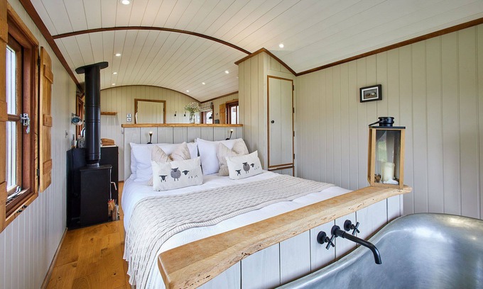 Bronllys Ski Chalet | Host & Stay | Dafad Du