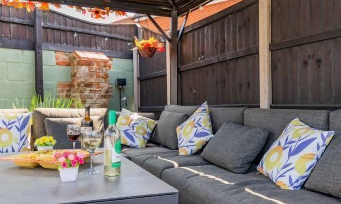 Acle Apartment | Host & Stay | Dragons Rest