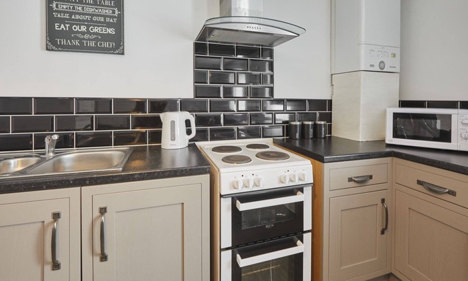 Skinningrove Apartment | Host & Stay | Driftwood