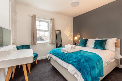 Worcester Apartment | Host & Stay - New Street Room