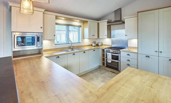 Low Gate Ski Chalet | Host & Stay | Portland Two