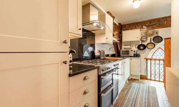 Great Yarmouth House | Host & Stay | The Nave