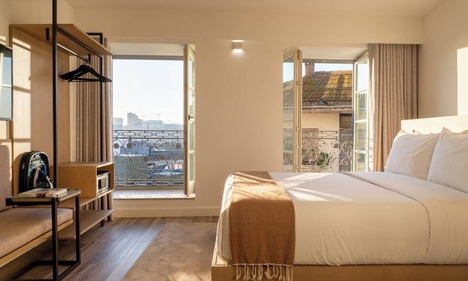 Santa Marinha Apartment | Host Wise - 6 Flats Fervença Boutique Palace