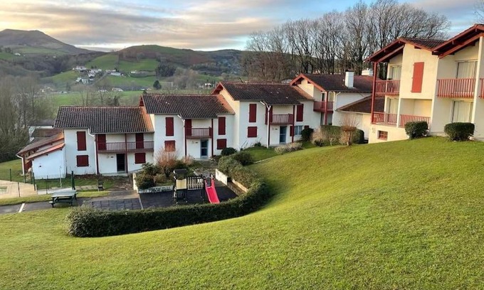 Souraide Apartment | HOSTA Piscine Vue Montagnes