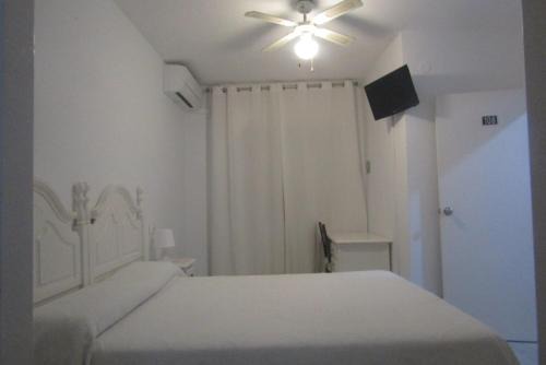 Almunecar House | Hostal Andalucia