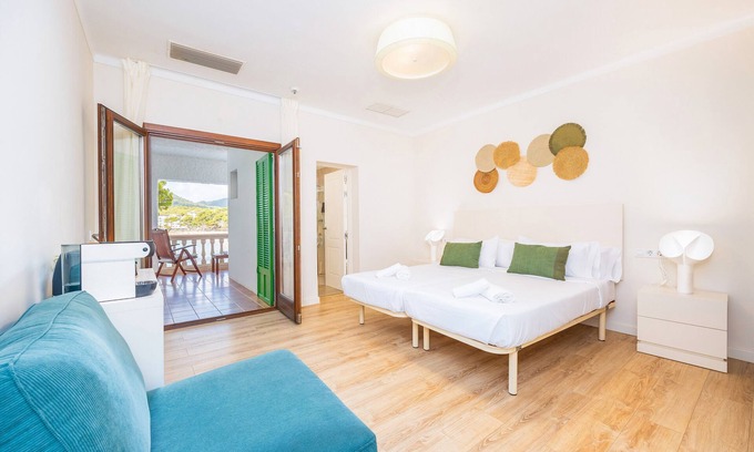 Canyamel Apartment | Hostal Boutique Canyamel - 101 Double room with sea view, private Terrace, Wi-Fi and A/C