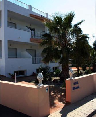 San Jose House | Hostal Brisamar