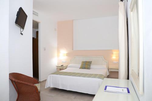Zahara de los Atunes House | Hostal Doña Lola Marina