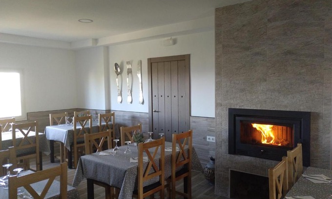 Guejar Sierra House | Hostal El Desvío