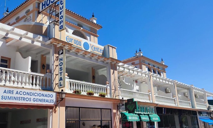 New Golden Mile House | Hostal Europa