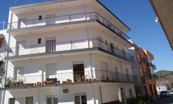 Llanca House | Hostal Gran Sol